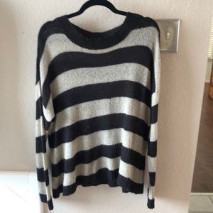INDAH KNIT SWEATER - S/M